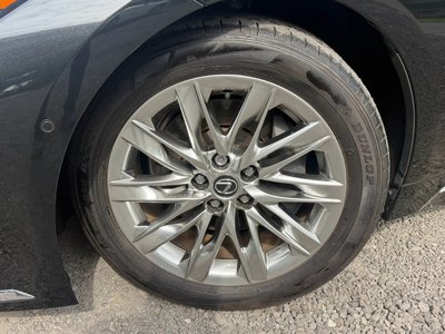 صورة 8 لـ 2023 Lexus LS