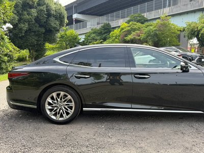 2023 Lexus LS — миниатюра 20