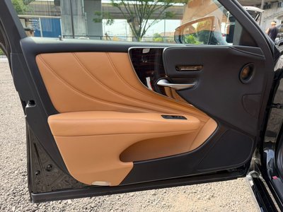 2023 Lexus LS — миниатюра 74
