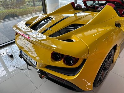 FERRARI F8 SPIDER - 2