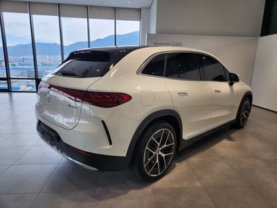 2025 Mercedes-BENZ EQE photo 3