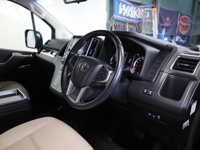 2019 Toyota GRAND ACE — фото 4