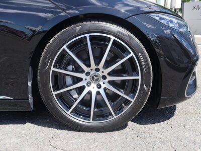 MERCEDES-BENZ EQS - 8