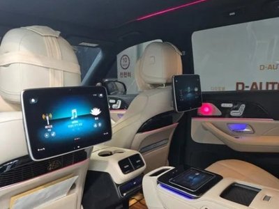 MERCEDES-BENZ GLS - 7