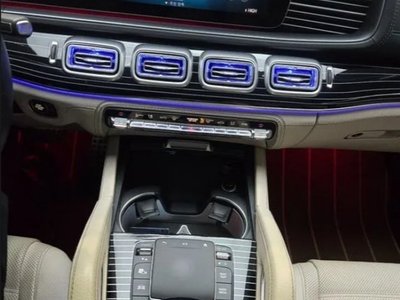 MERCEDES-BENZ GLS - 10