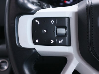 LAND ROVER DEFENDER - 8