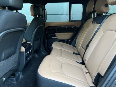 LAND ROVER DEFENDER - 8