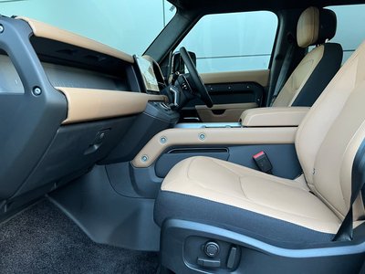 LAND ROVER DEFENDER - 5