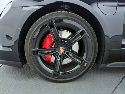 PORSCHE TAYCAN - 6
