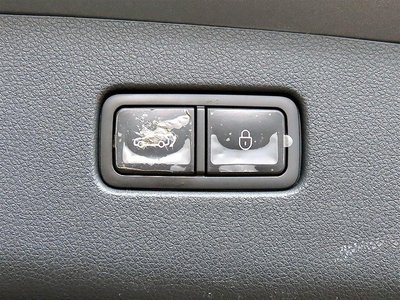 2022 Genesis GV70 — миниатюра 18