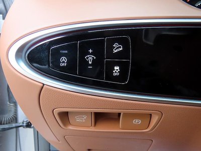 2022 Genesis GV70 — миниатюра 12