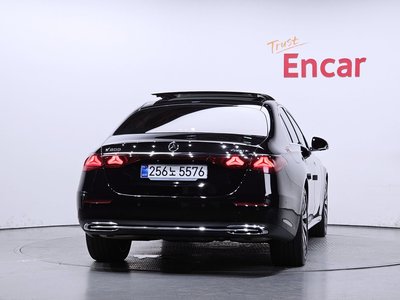 صورة 4 لـ 2024 Mercedes-BENZ E-CLASS