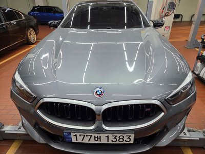 BMW 8 SERIES
