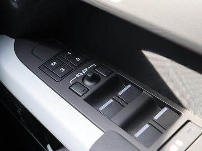 2023 LAND Rover DEFENDER 缩略图 143