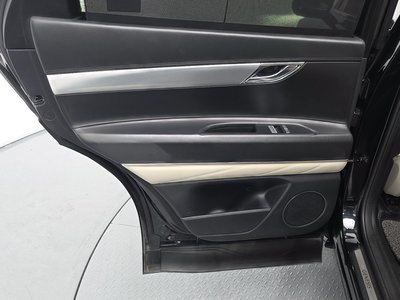 2022 Genesis GV80 — миниатюра 15