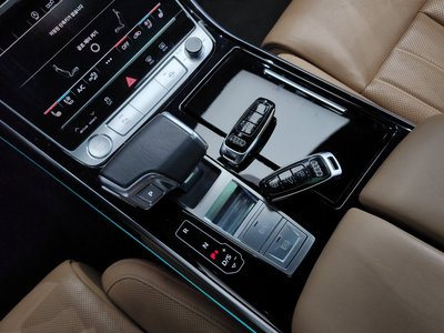 AUDI A8 - 9