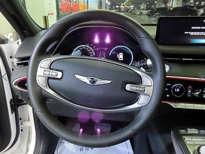 صورة 10 لـ 2024 Genesis GV70