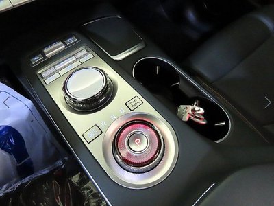 2024 Genesis GV70 — миниатюра 13