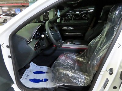 صورة 8 لـ 2024 Genesis GV70