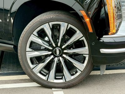 2025 Cadillac ESCALADE — миниатюра 17