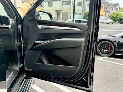 2025 Cadillac ESCALADE — миниатюра 37