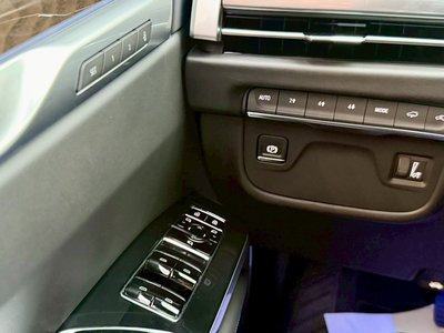 2025 Cadillac ESCALADE — миниатюра 63