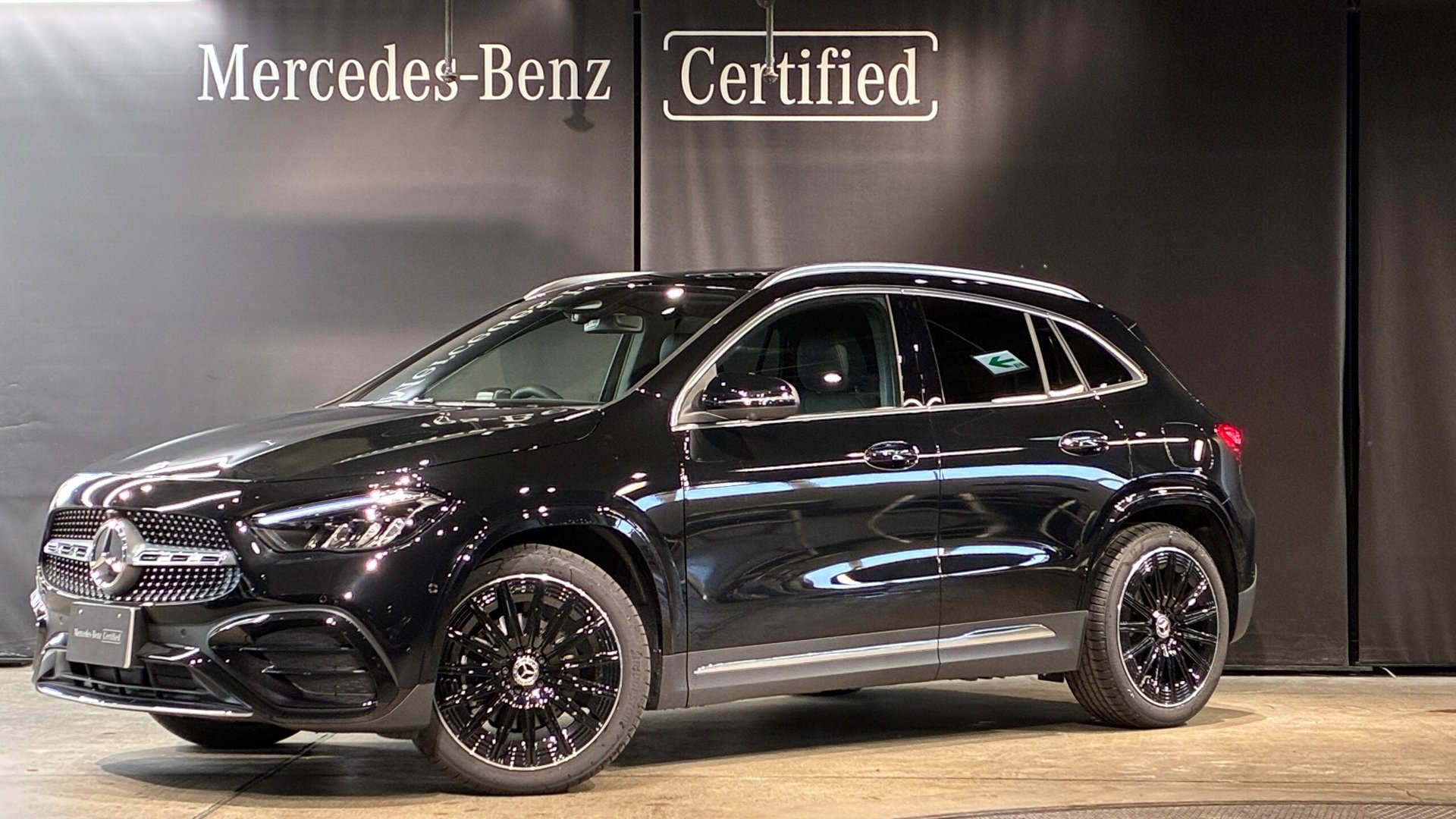 MERCEDES-BENZ GLA - View 1