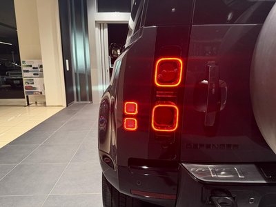 LAND ROVER DEFENDER - 10