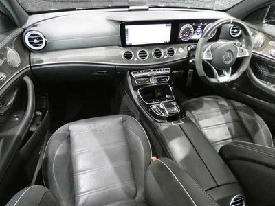 MERCEDES-BENZ E-CLASS - 8