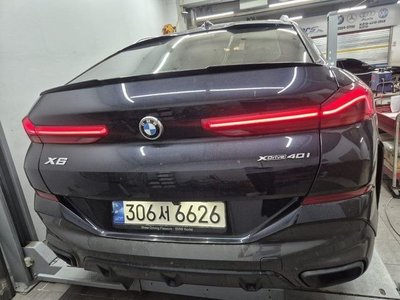 2022 BMW X6 photo 2