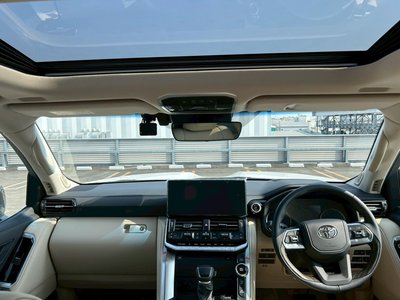 TOYOTA LAND CRUISER 300 - 3