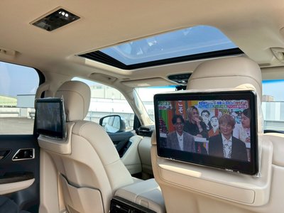 TOYOTA LAND CRUISER 300 - 6