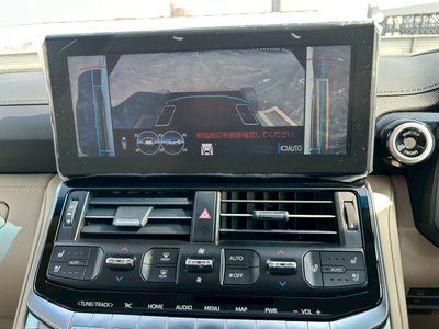 TOYOTA LAND CRUISER 300 - 9