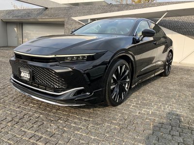 TOYOTA CROWN CROSSOVER