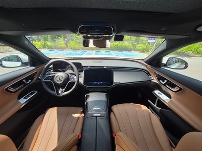 2025 Mercedes-BENZ E-CLASS — миниатюра 18