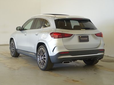 MERCEDES-BENZ GLA - 4