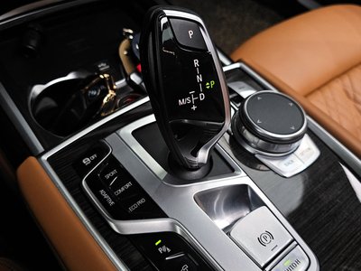 BMW 7 SERIES - 9