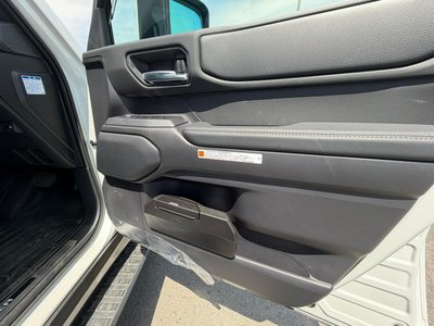 TOYOTA LAND CRUISER 250 - 9