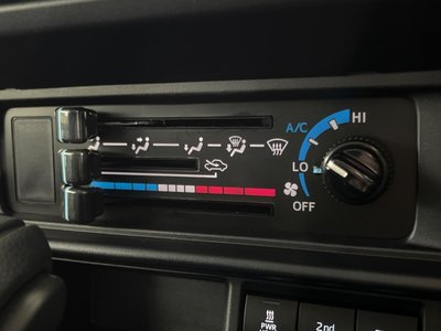 2025 Toyota LAND CRUISER 70 — миниатюра 44