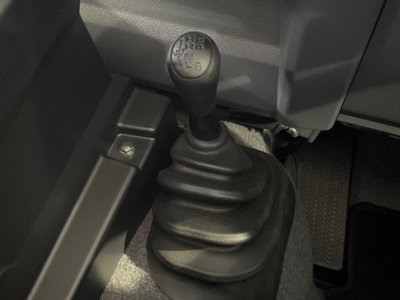 2025 Toyota LAND CRUISER 70 — миниатюра 34