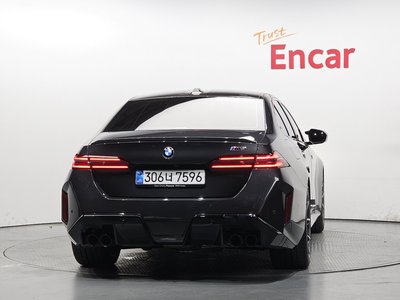 2025 BMW M5 — фото 4