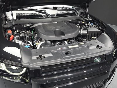 LAND ROVER DEFENDER - 7