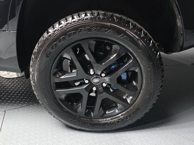 LAND ROVER DEFENDER - 6