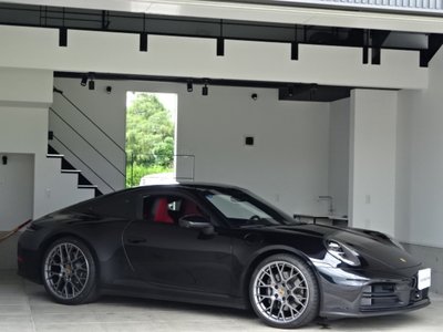 PORSCHE 911 - 4