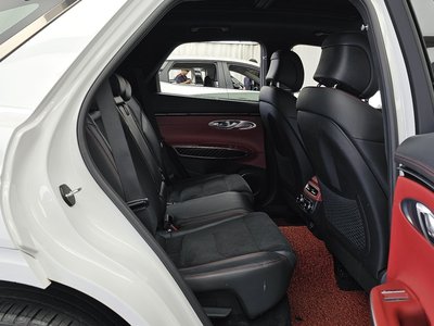 صورة مصغرة 18 لـ 2022 Genesis GV70