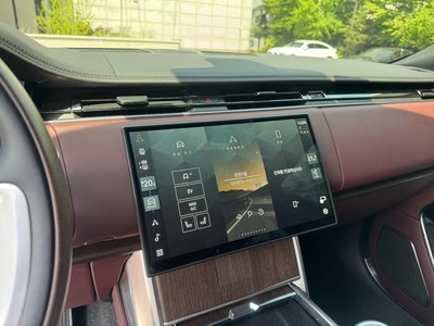2025 LAND Rover RANGE ROVER photo 10