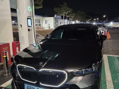 صورة 1 لـ 2023 BMW I5