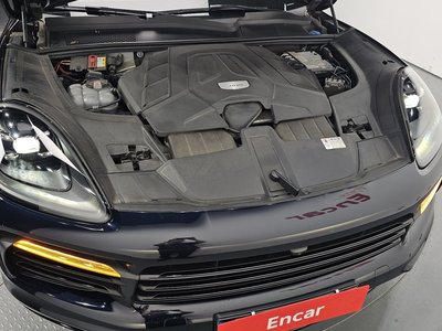PORSCHE CAYENNE - 7