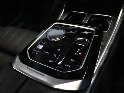 2025 BMW 7 SERIES — миниатюра 32