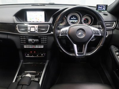 MERCEDES-BENZ E-CLASS - 3